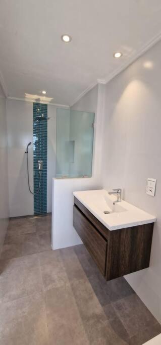 Paradise Heights Luxury Apartments & Villa 보발롱 외부 사진